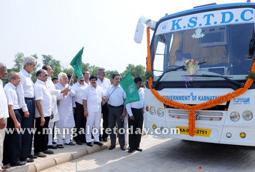 Tourism Minister R.V. Deshpande  1